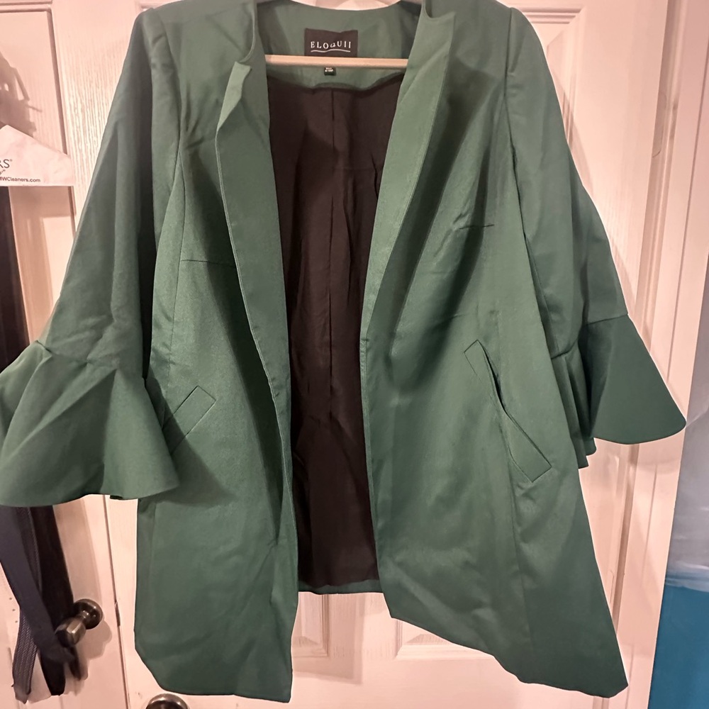 NWT Eloquii size 16 Women's Emerald Ruffle Sleeve Blazer